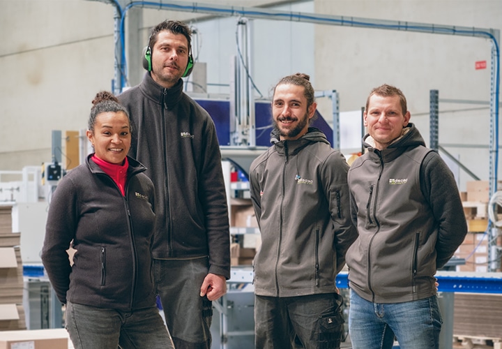 Ligne d assemblage automatisée pour meubles de cuisine montés d usine - DISCAC