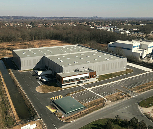 Site industriel DISCAC à Izon - 15 000 m² de stockage et fabrication